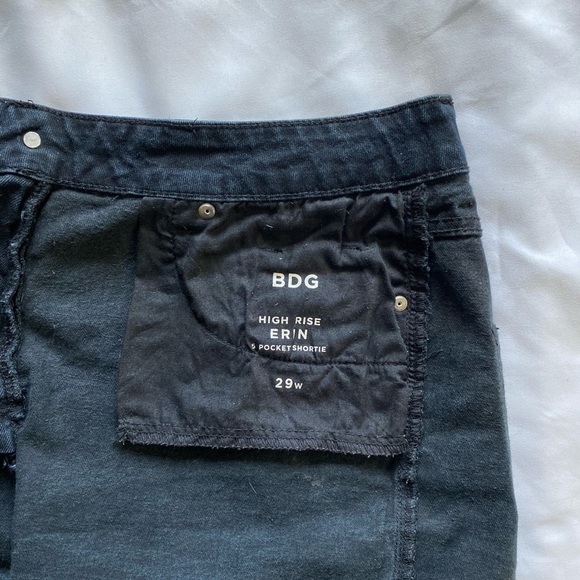 BDG Urban Outfitters Erin High Rise Denim Shortie Dark Wash Size 29 - Picture 5 of 5